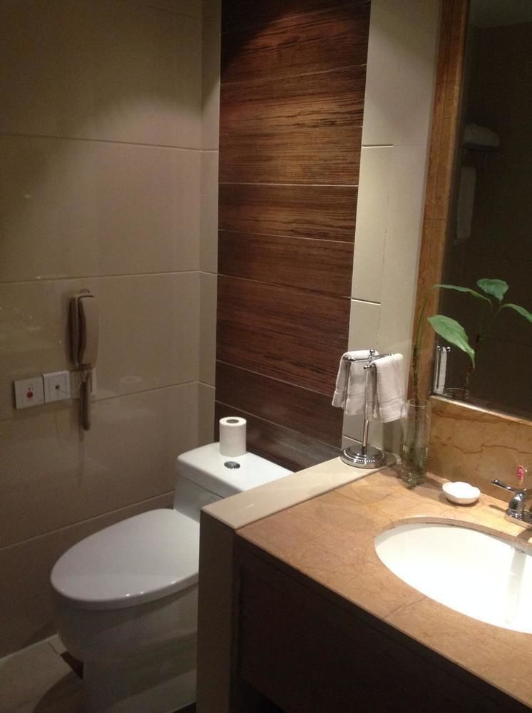 Golden Dragonball Hotel Guilin Exterior photo