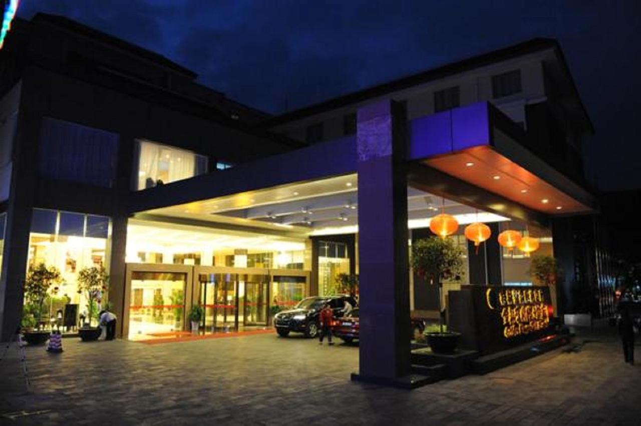 Golden Dragonball Hotel Guilin Exterior photo