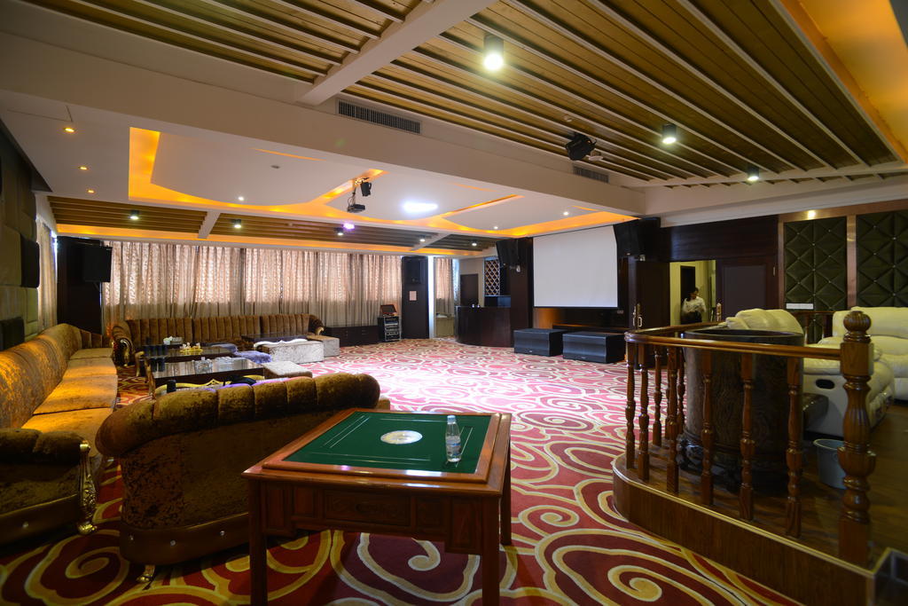 Golden Dragonball Hotel Guilin Exterior photo