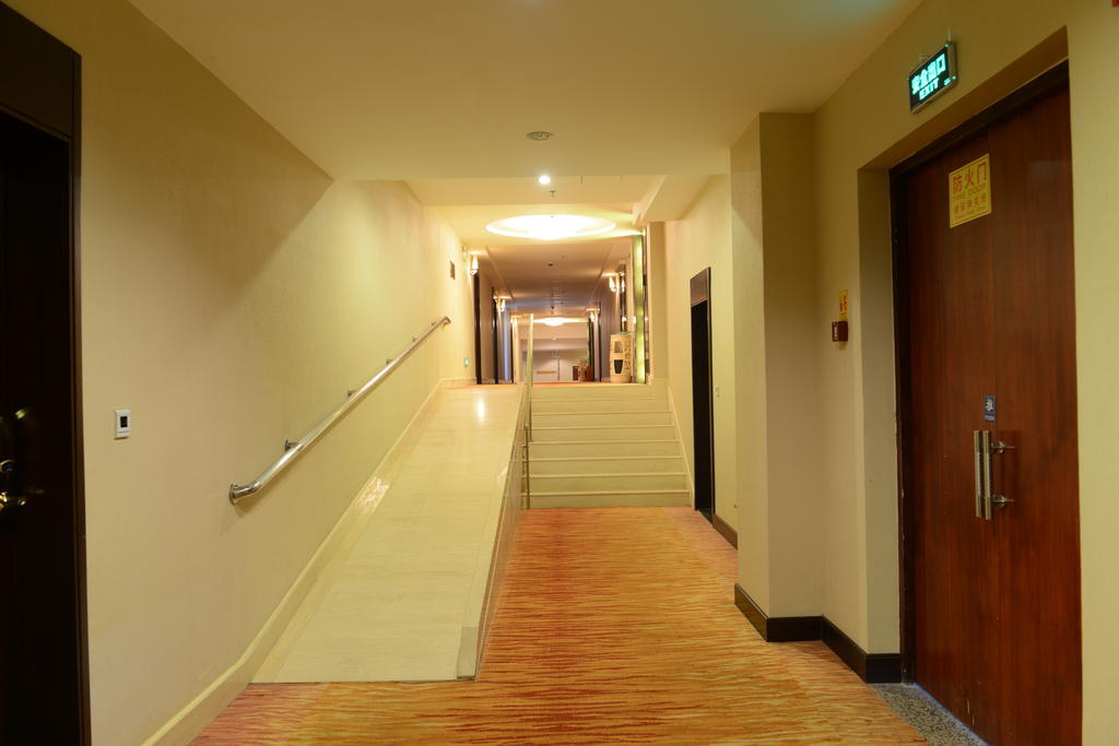 Golden Dragonball Hotel Guilin Exterior photo